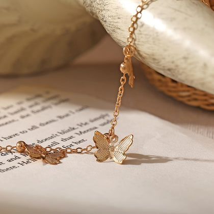 Free Gift A Stylish Bracelet For Women With An Elegant And Graceful Golden And Silvery Butterfly Pendant, Suitable For Daily Wear By Women And As A Gift For Friends