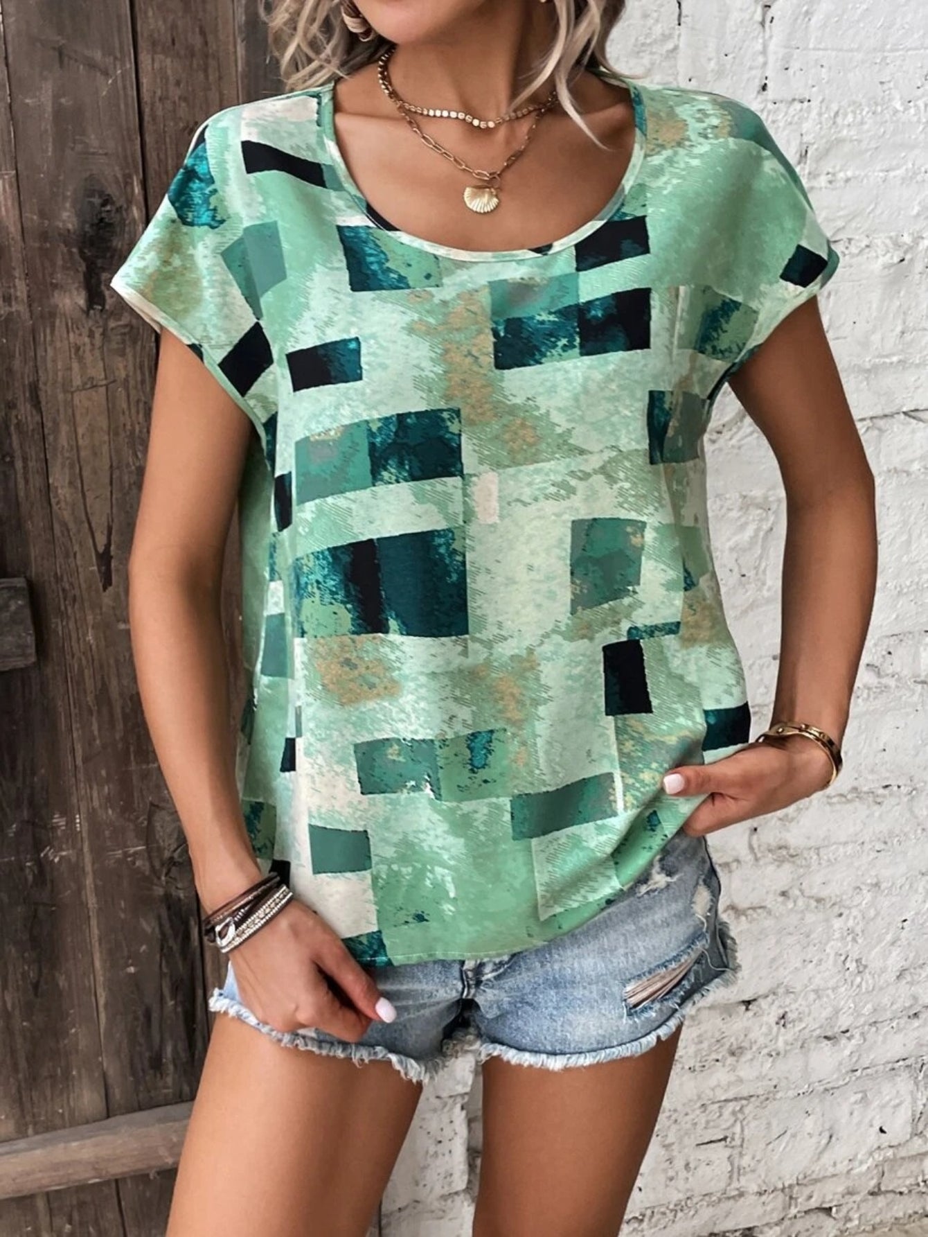 Stylish Geometric Print Blouse - Comfortable Crew Neck Short Sleeve Top