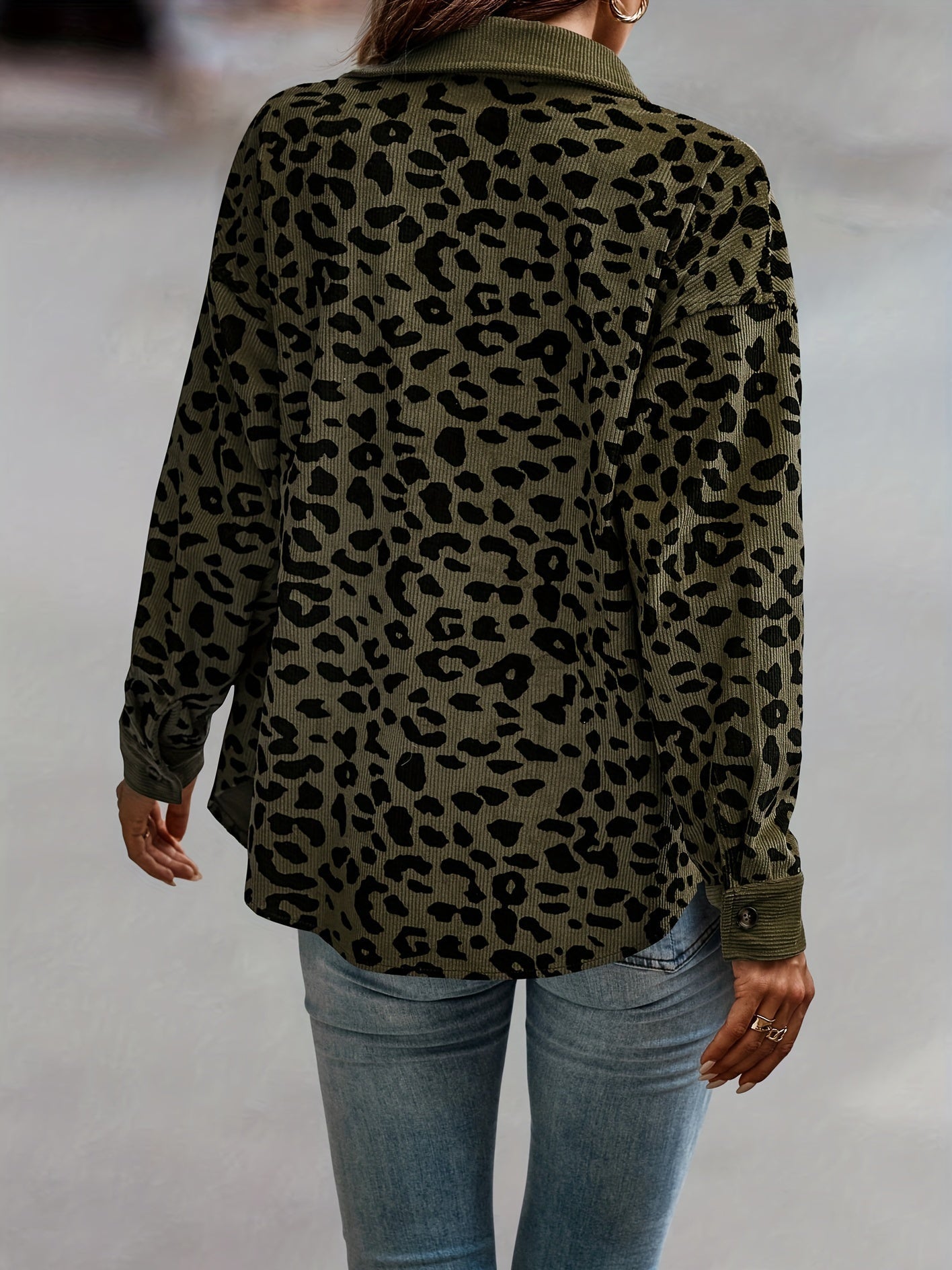 Women's Leopard Print Shacket Jacket - Stylish and Comfortable Outerwear