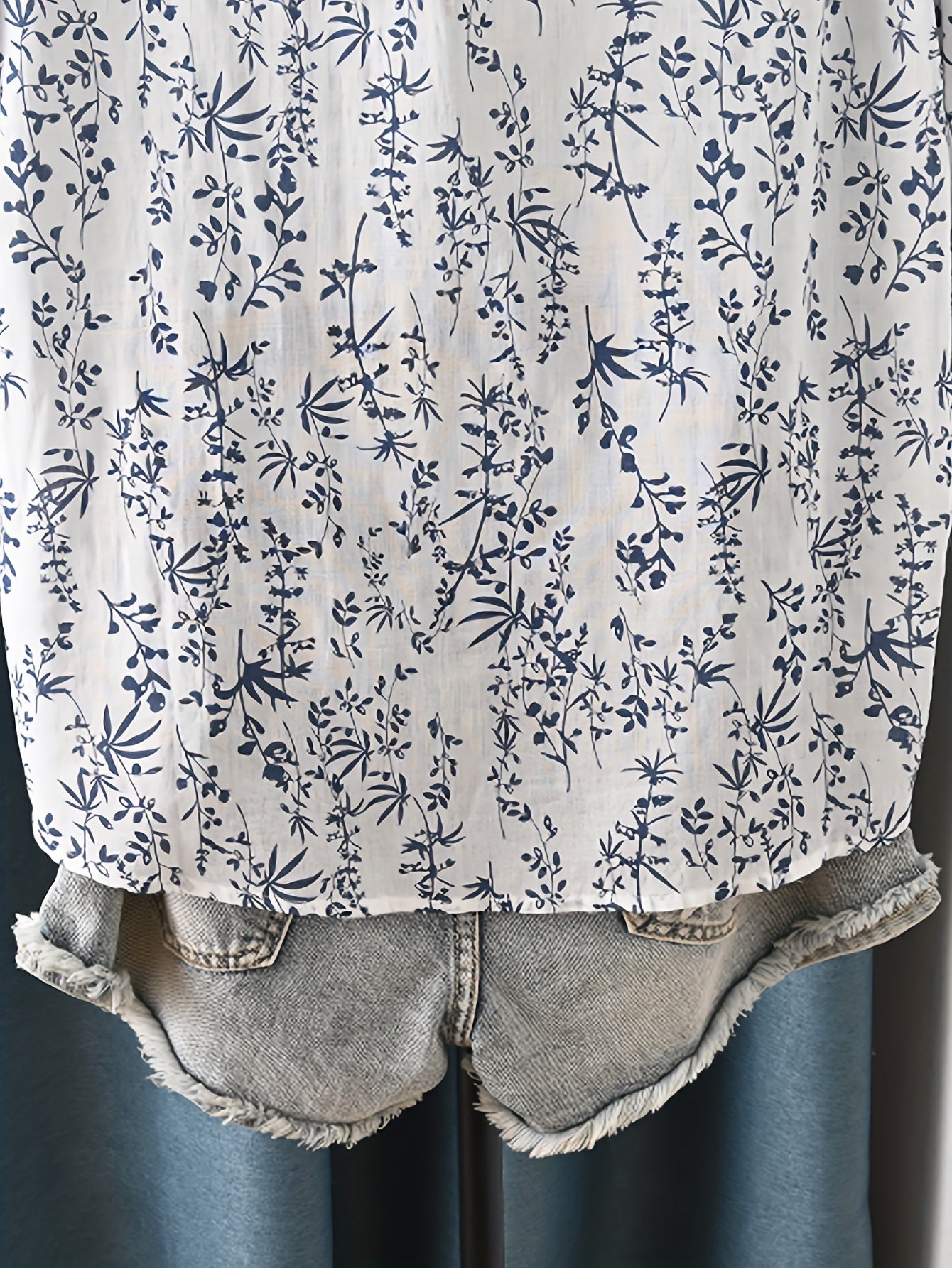 Floral V-neck Lightweight Seven Quarter Sleeved Shirt