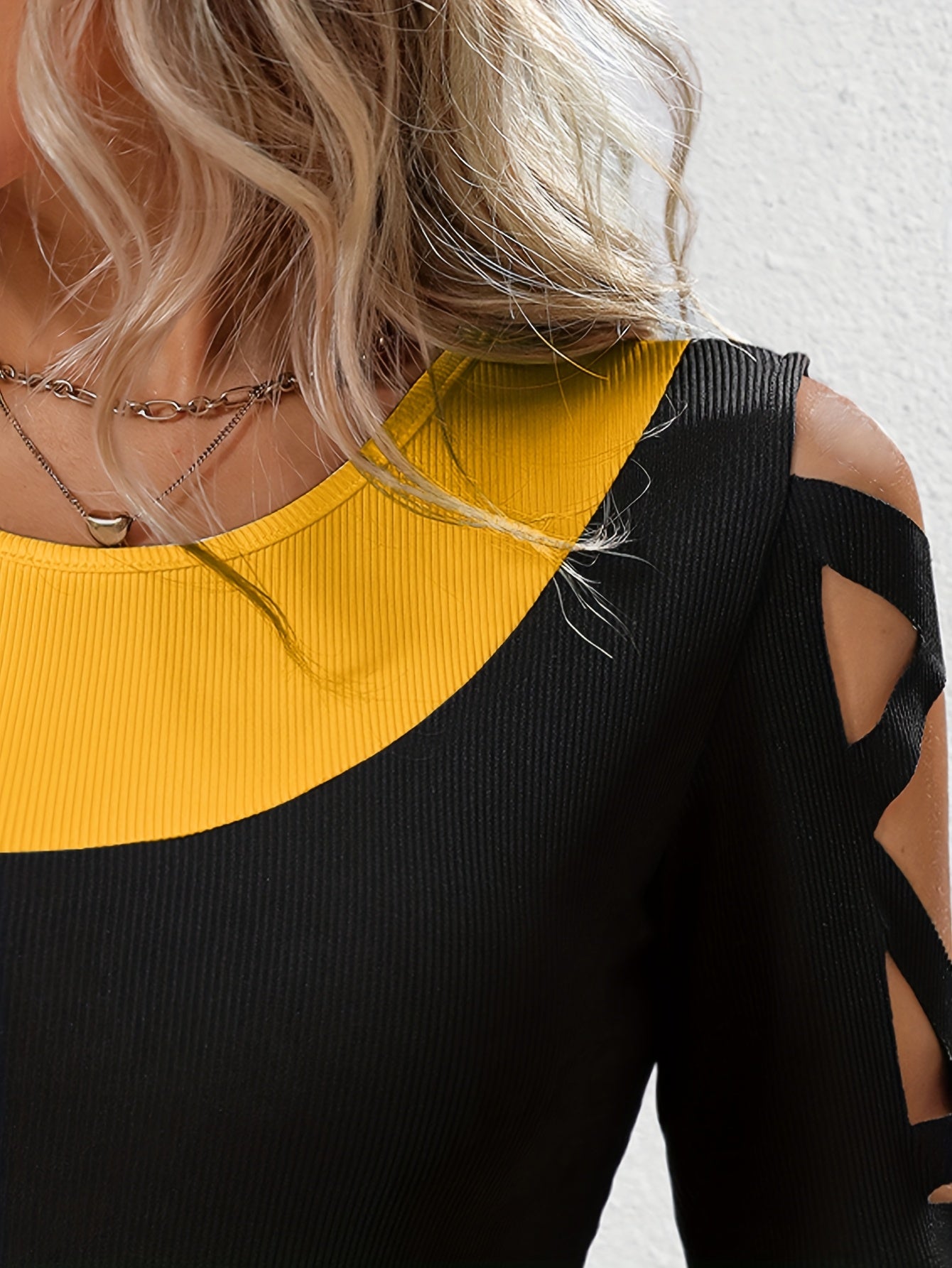 Round Neck Cutout Shoulder Summer T-Shirt