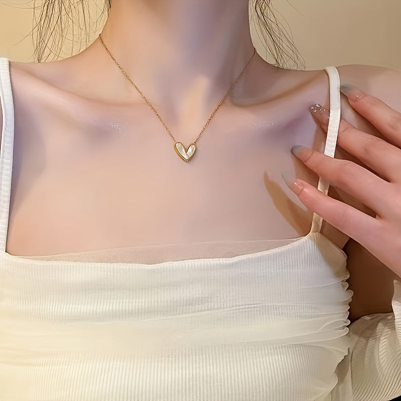 Elegant & Simple Heart Pendant Necklace - Perfect Gift for Her, Alloy, Versatile for Casual Attire