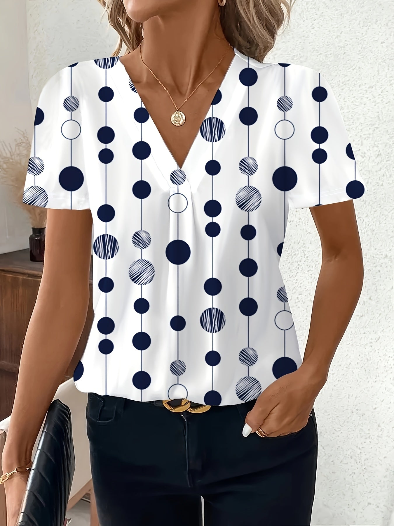 Geometric Flower Pattern Chest Pleats and V-Neck Short Sleeves Shirt