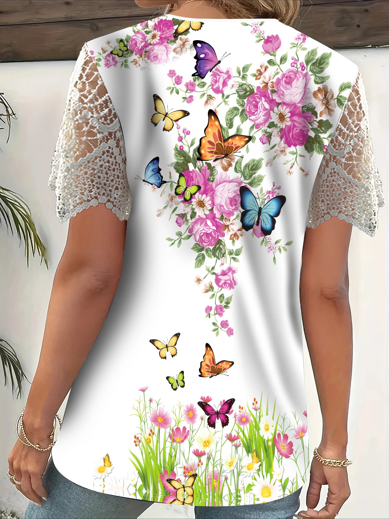 Fashionable Short Sleeve Elegant Lace Trim V-Neck T-Shirt