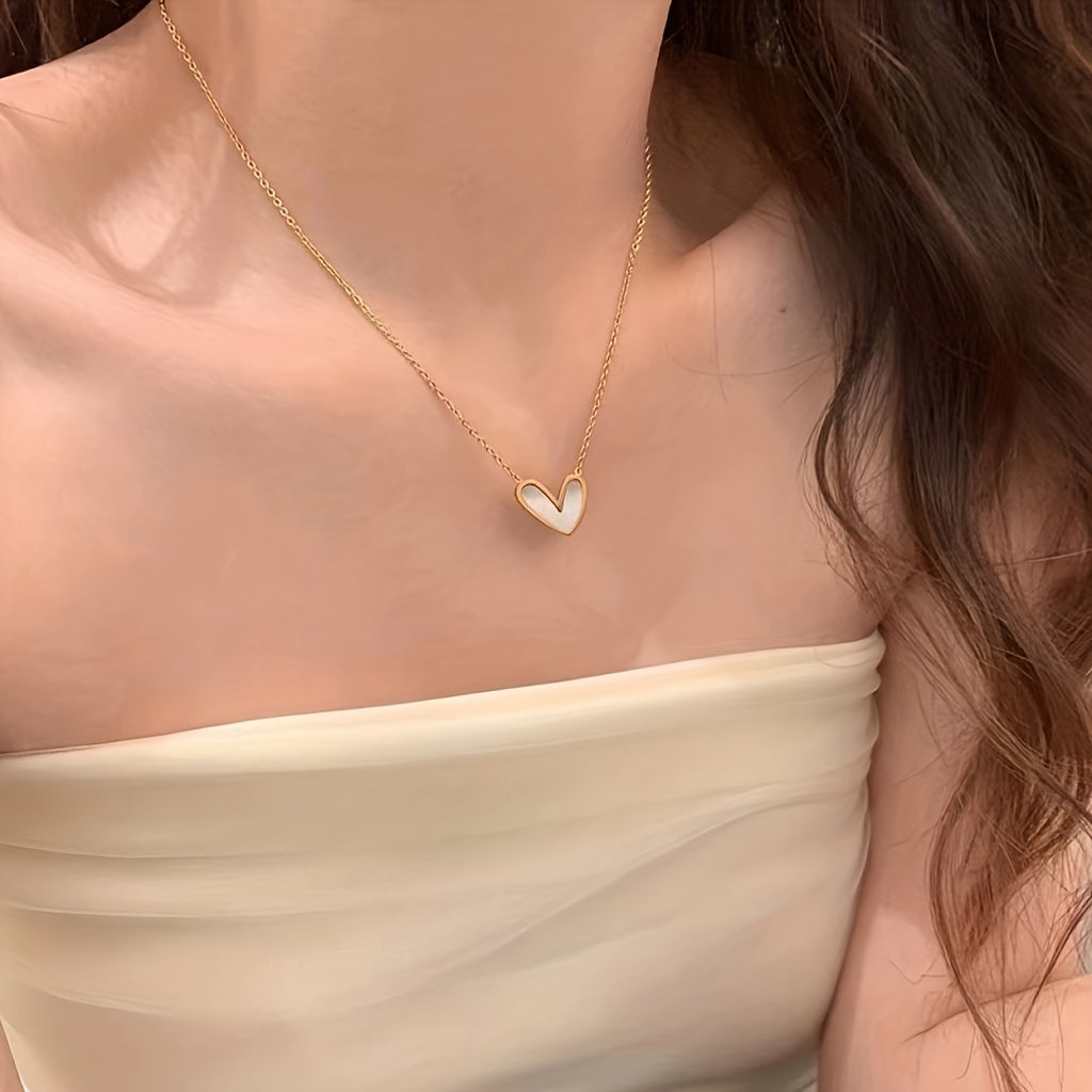Elegant & Simple Heart Pendant Necklace - Perfect Gift for Her, Alloy, Versatile for Casual Attire