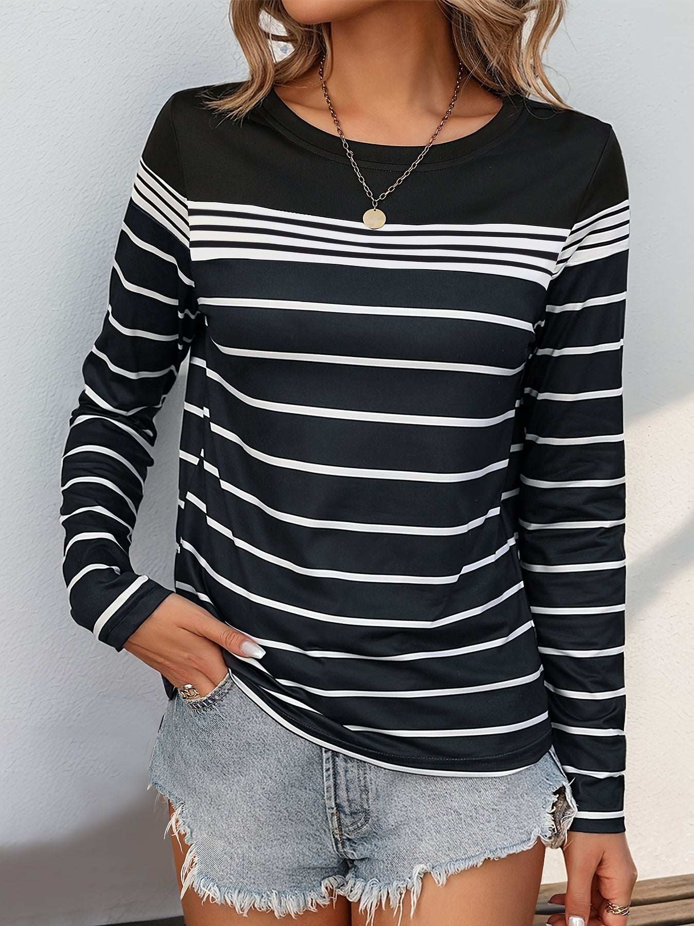 Elegant Crew Neck Long Sleeve T-Shirt - Black and White Striped Knit, Color Block Design