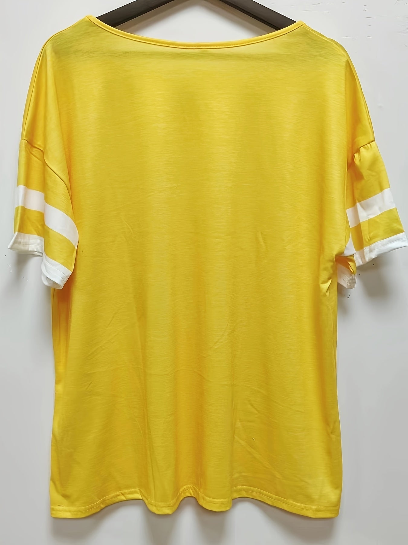 Heart Print T-Shirt - Casual Short Sleeve Top