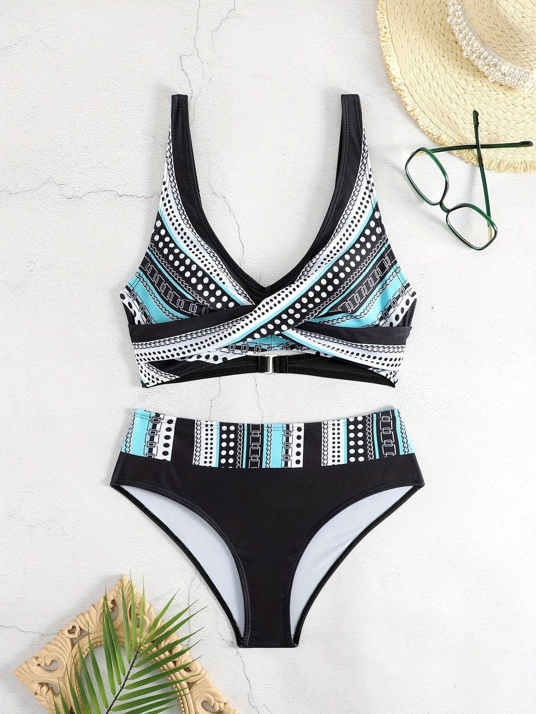 2 piece Women's Striped Cut Out Bikini Set with V-Neck Ring Detail and Medium Stretch - Stylish Swimwear for a Flattering Beach Look