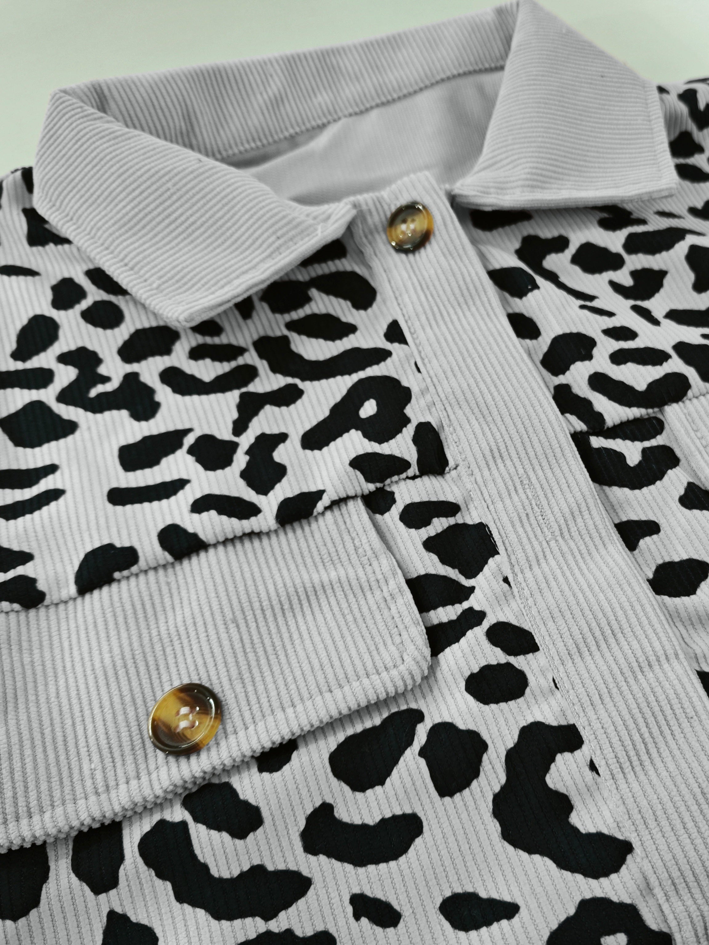 Women's Leopard Print Shacket Jacket - Stylish and Comfortable Outerwear