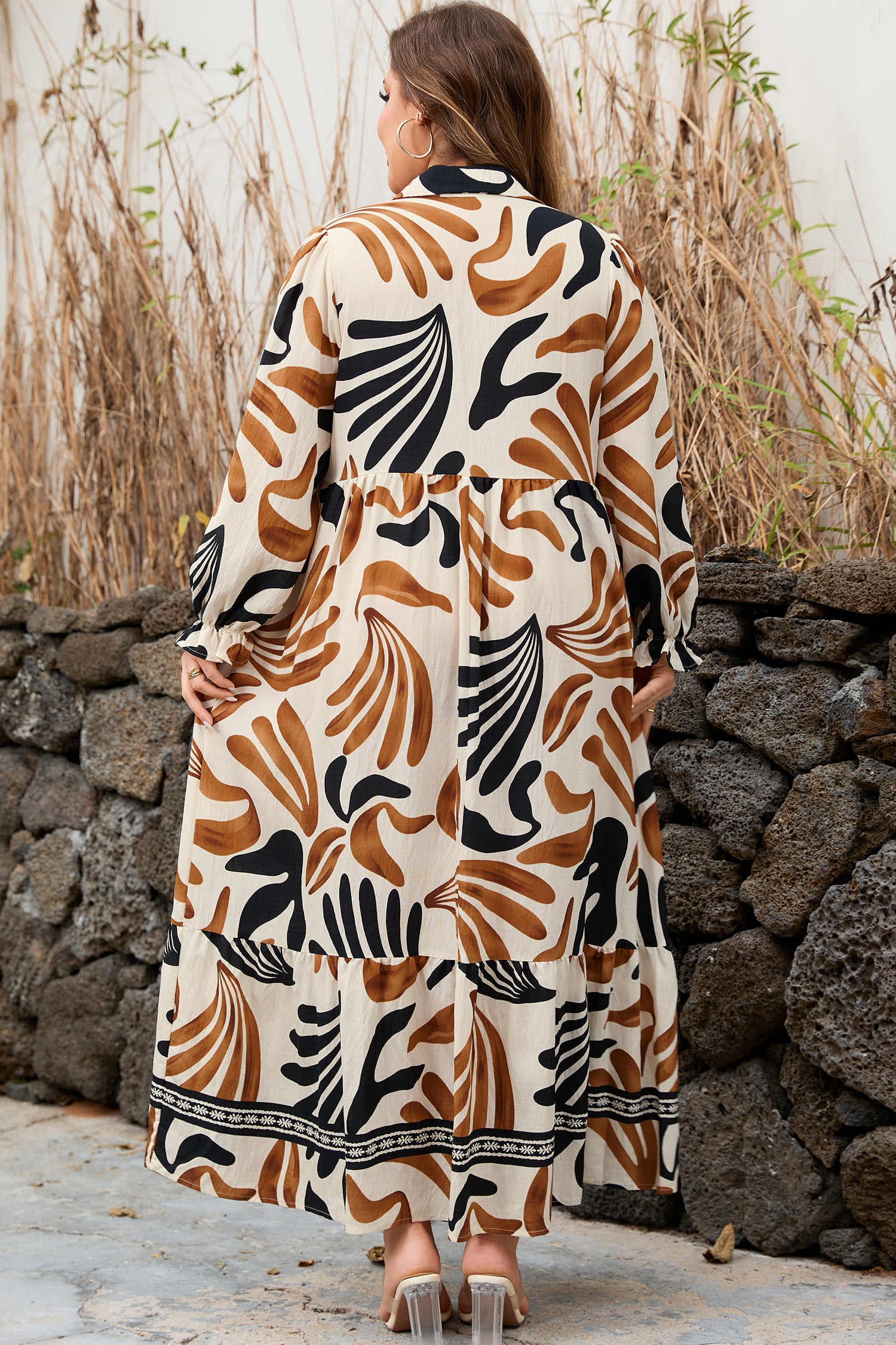 White Plus Size Abstract Print Contrast Collar Split Neck Shift Long Dress