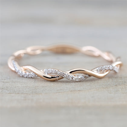 Free Gift legant Twisted Design Rhinestone-Encrusted Zinc Alloy Ring for Women, Perfect for Engagement, Banquets, Weddings, and Campus Events, All-Season Gift for Girlfriend