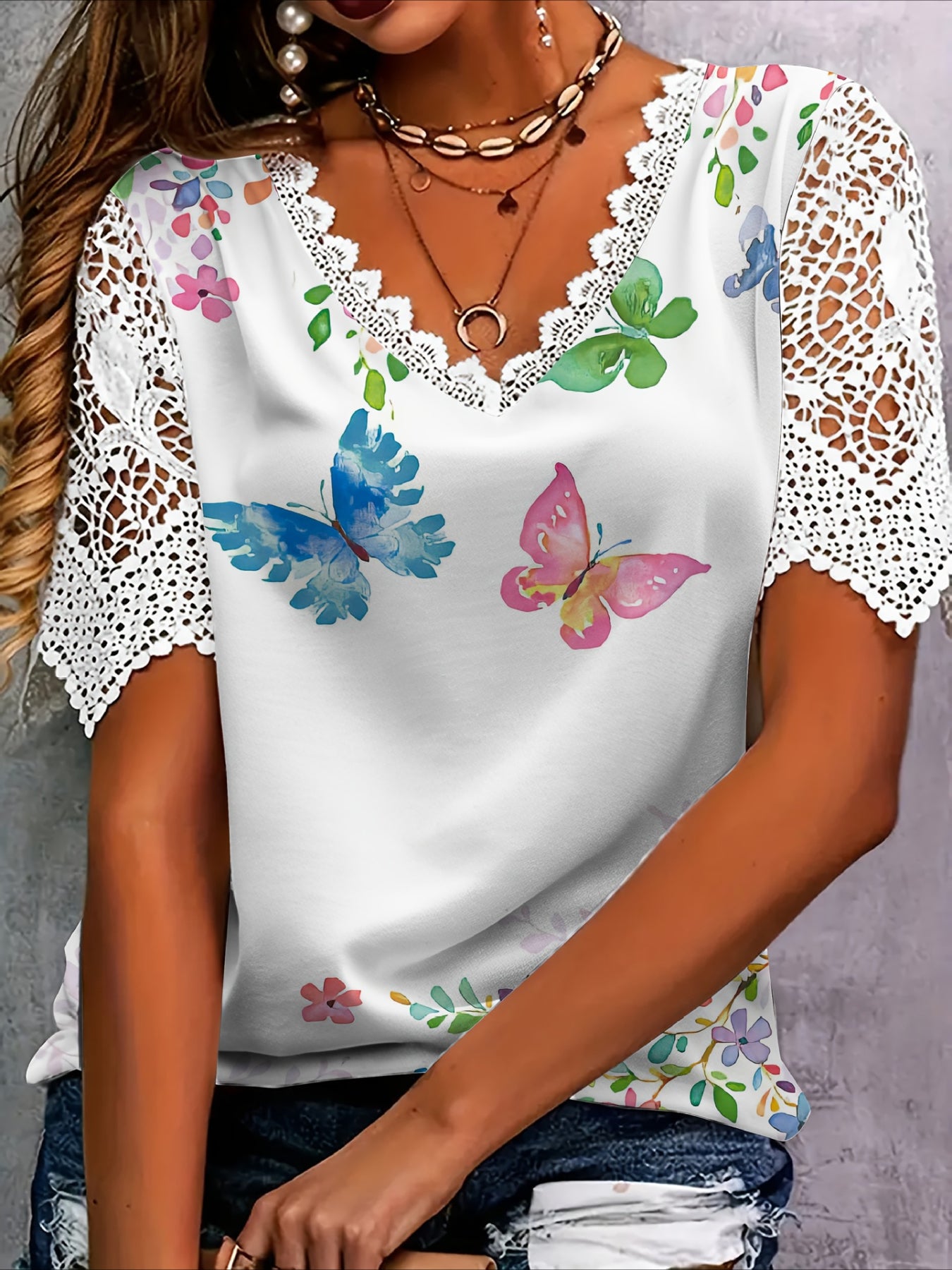 Fashionable Short Sleeve Elegant Lace Trim V-Neck T-Shirt