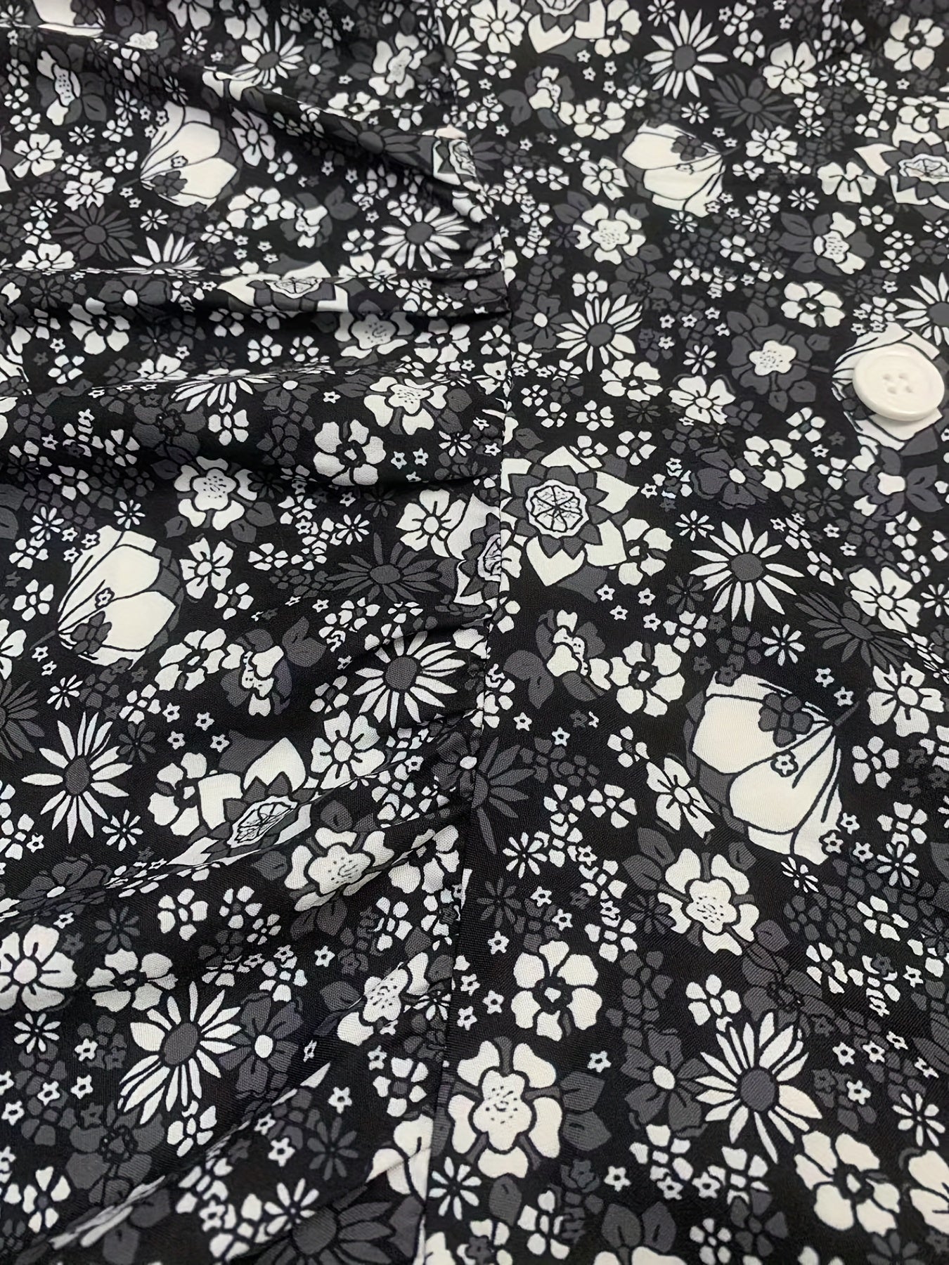Ditsy Floral Print V Neck Dress, Casual Ruched Summer Dress With Pockets