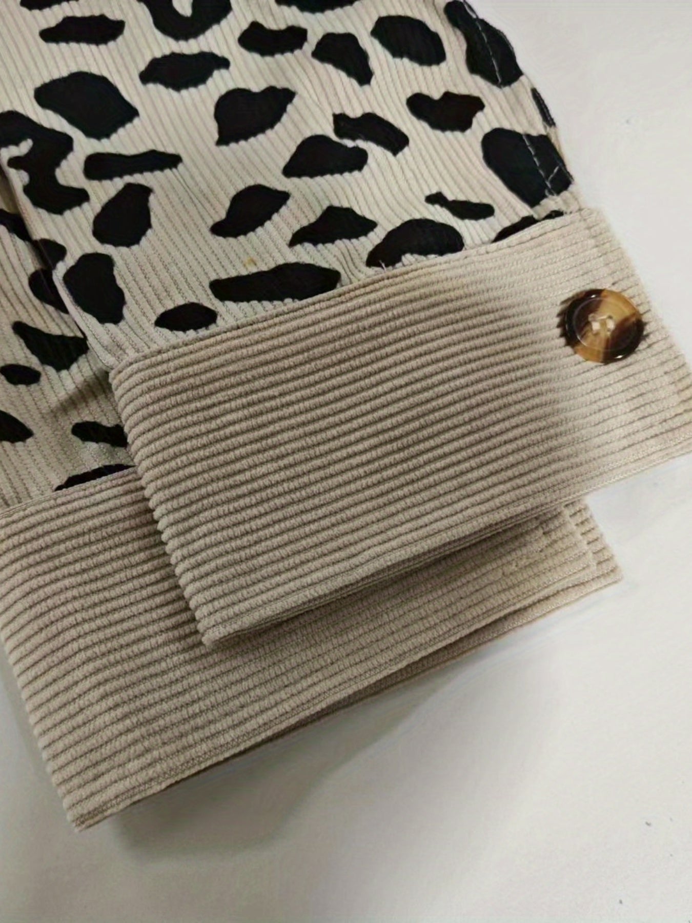 Women's Leopard Print Shacket Jacket - Stylish and Comfortable Outerwear