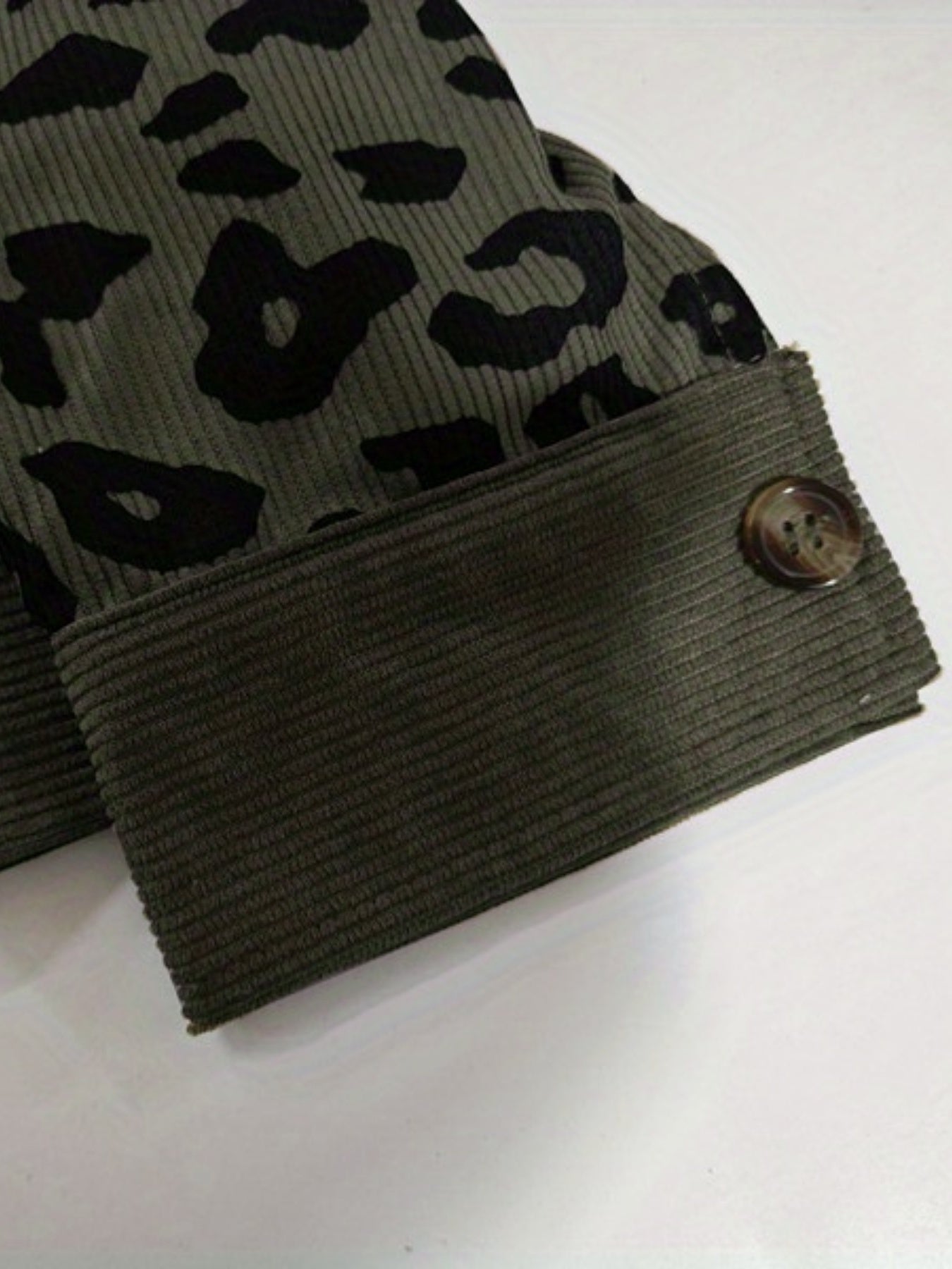 Women's Leopard Print Shacket Jacket - Stylish and Comfortable Outerwear