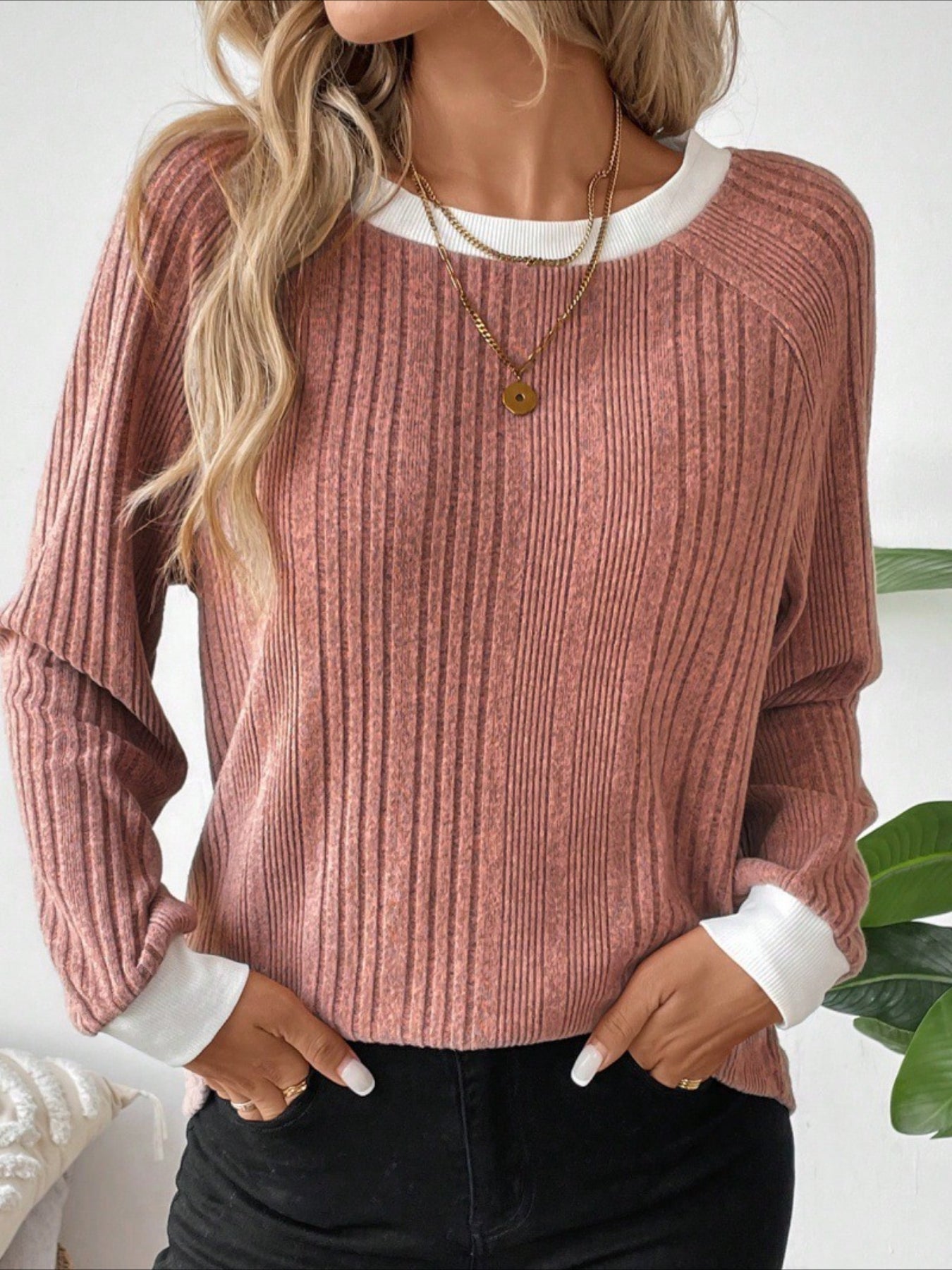 Long Sleeve Pullover with Elegant Contrast Collar Top