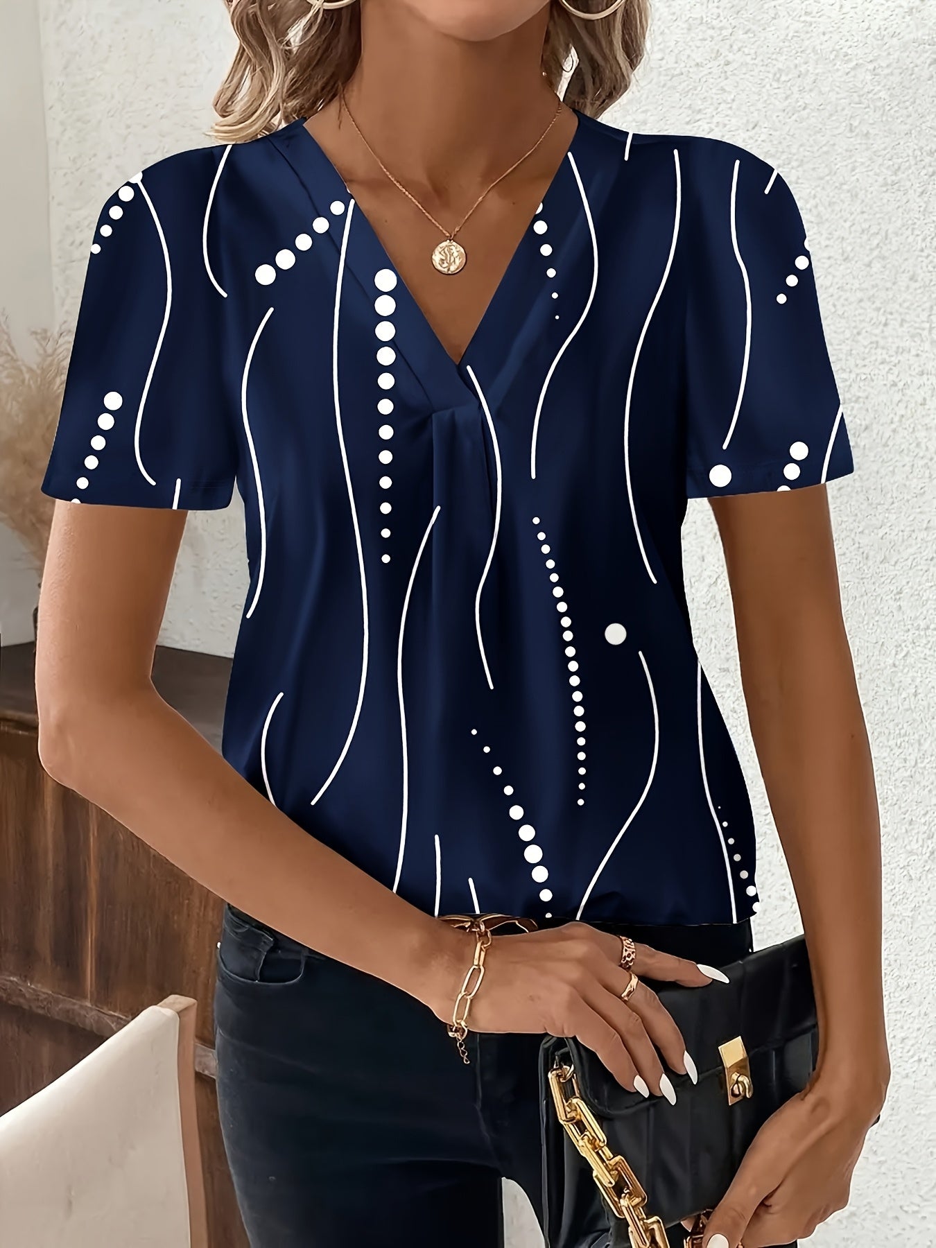 Geometric Flower Pattern Chest Pleats and V-Neck Short Sleeves Shirt