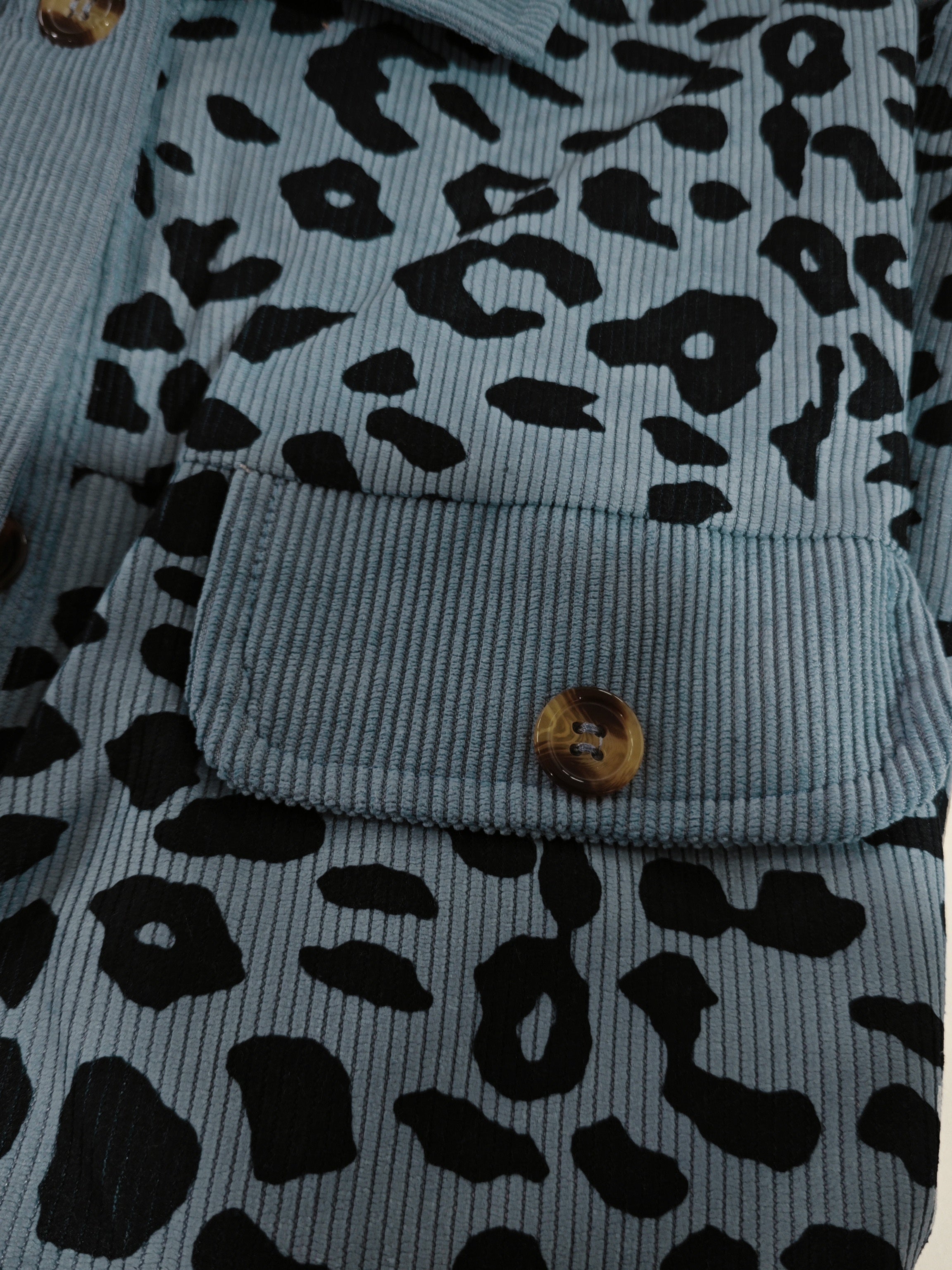 Women's Leopard Print Shacket Jacket - Stylish and Comfortable Outerwear