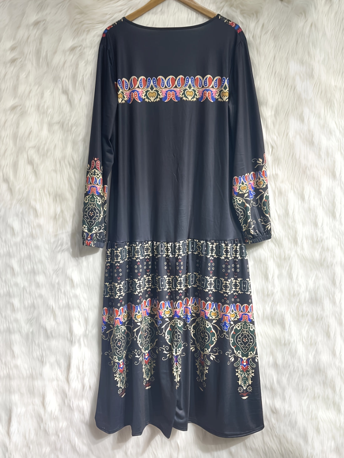 Long Sleeve Maxi Dress - Tribal Print High Stretch Scoop Neck Boho Chic Style