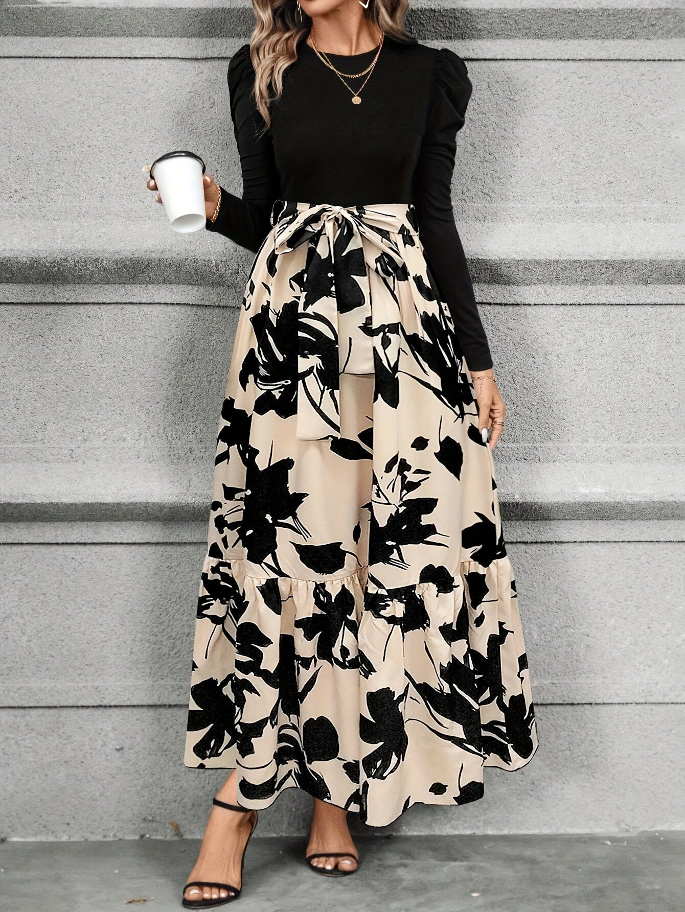 Elegant Floral Print Tie