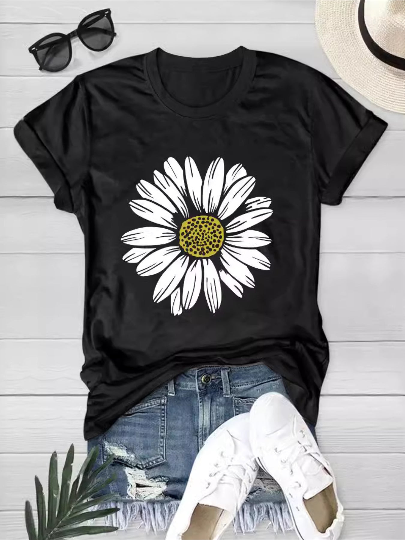 Daisy Flower Print Crew Neck Short Sleeve T-Shirt